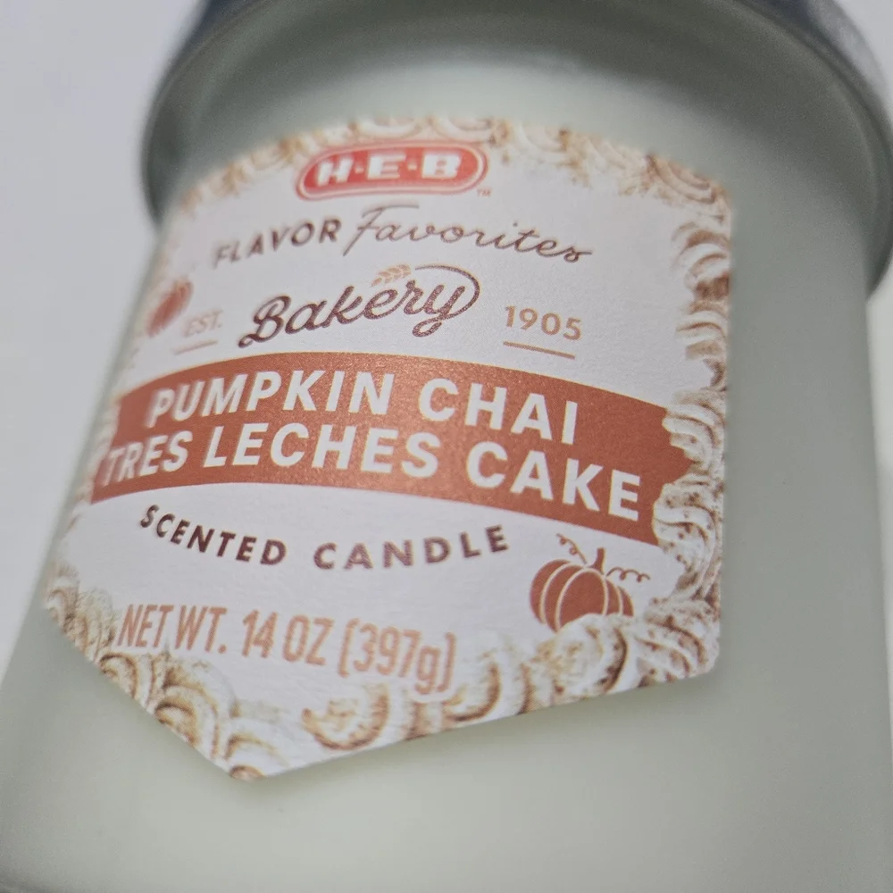Pumpkin Spice Candle, Pumpkin Chai Tres Leches Cake from heb bakery, double wick